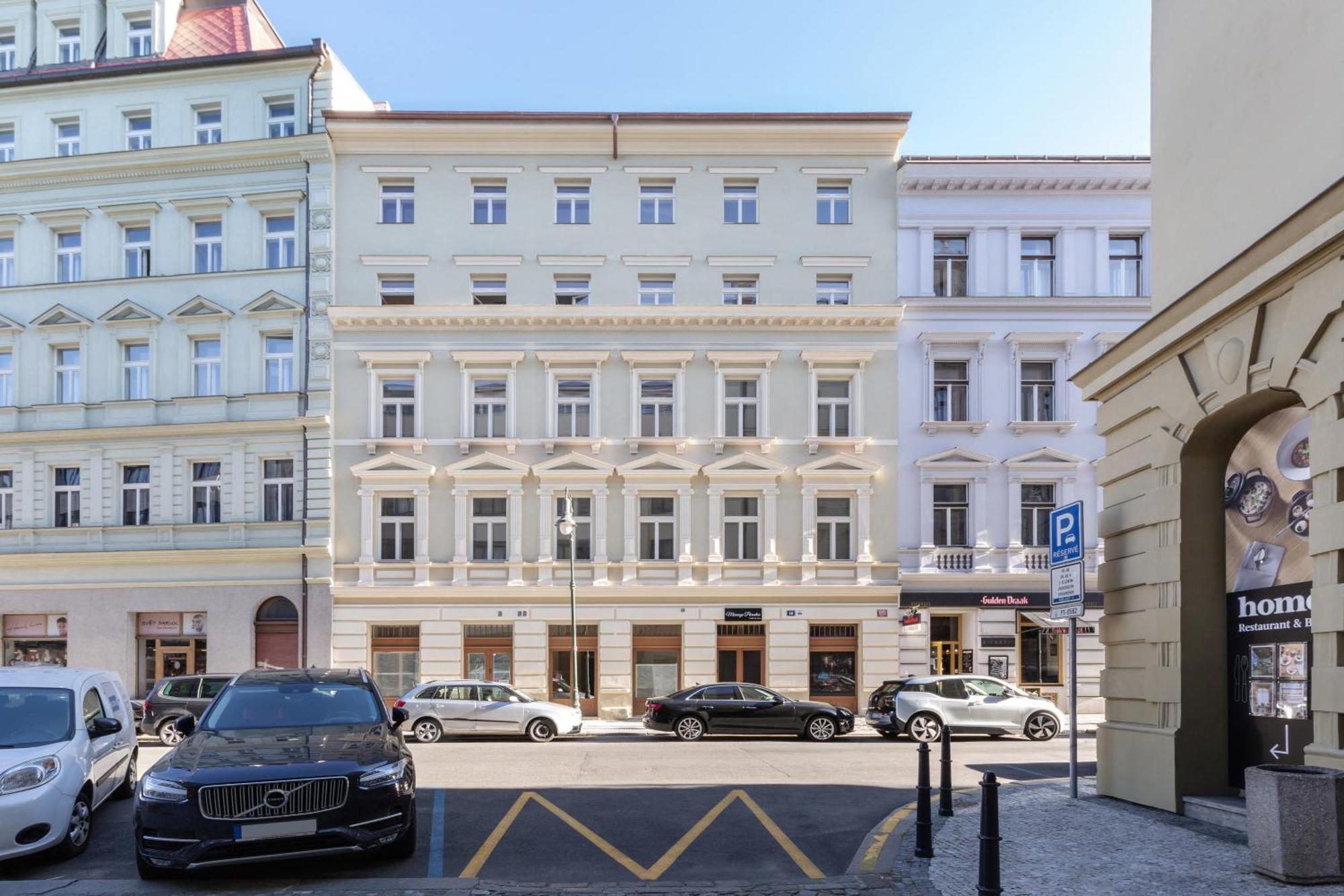 Turnkey I Republic Square Apartments Prag Exteriör bild