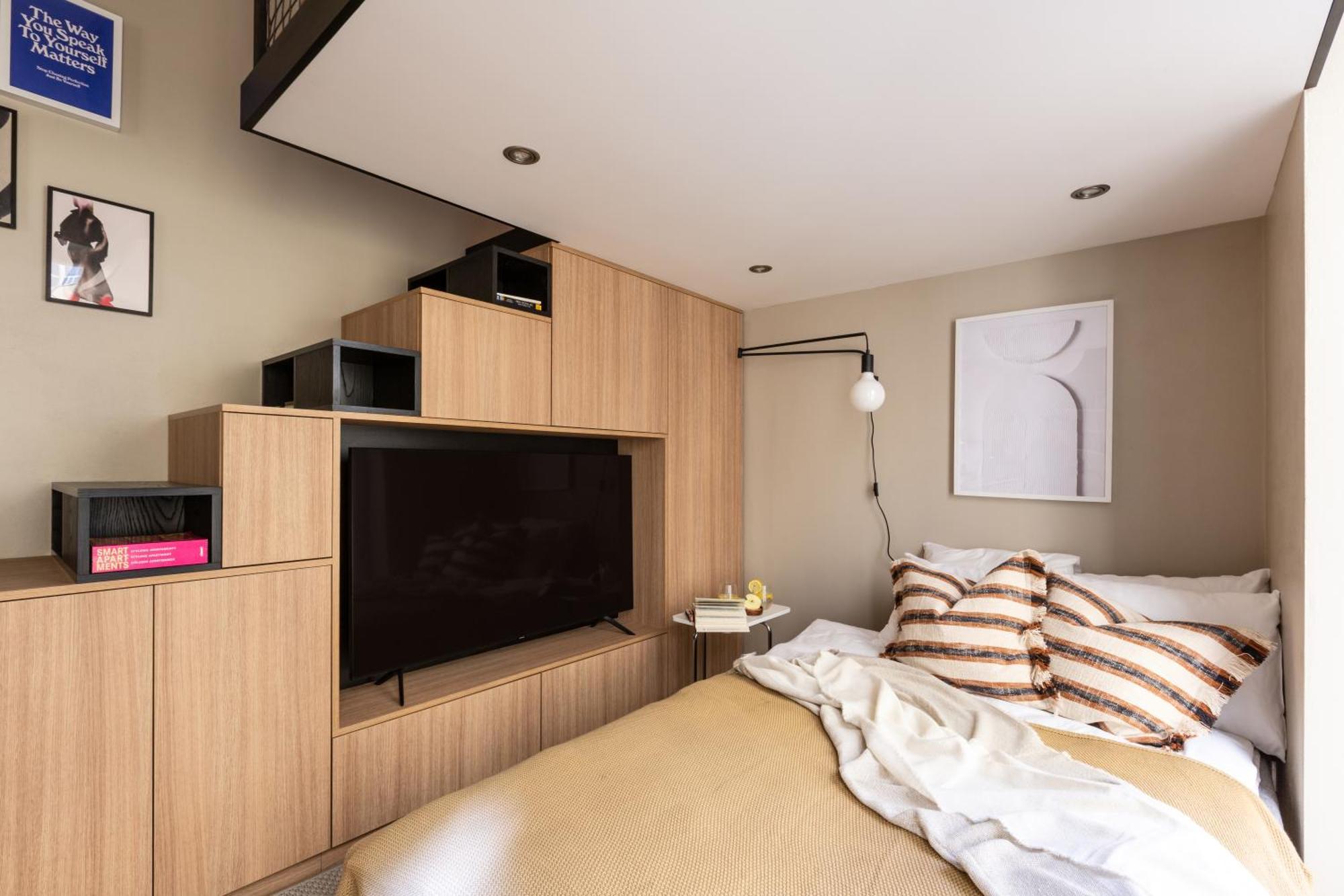 Turnkey I Republic Square Apartments Prag Rum bild